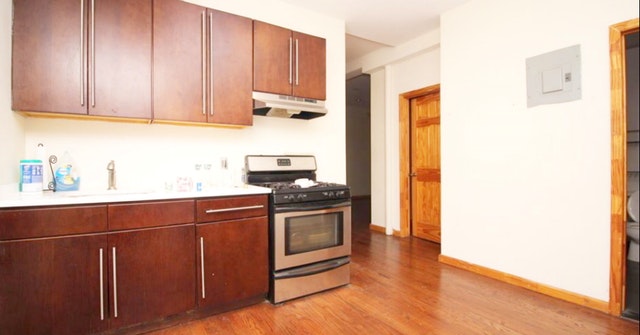 100rogers-kitchen