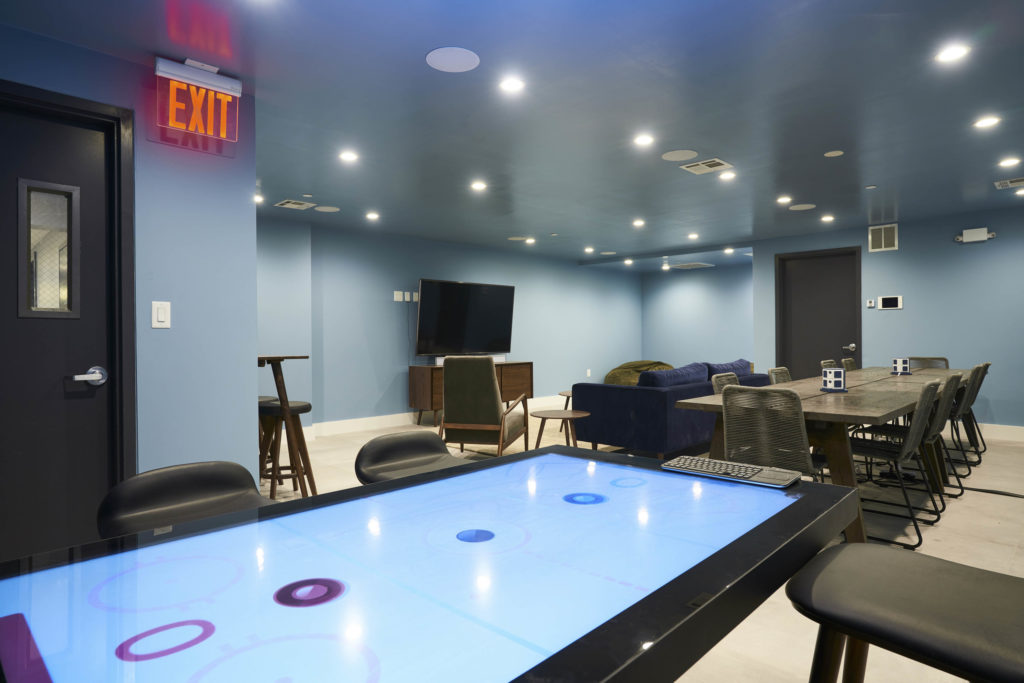 Madison St – #562 (7FL in luxury building)