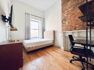 Myrtle Ave – #271 (2 blocks to Williamsburg)