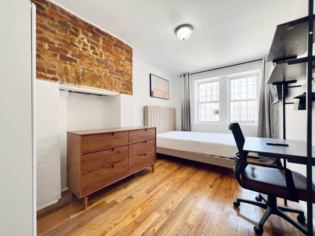 148-cornelia-st-1FL-room300-furnished1