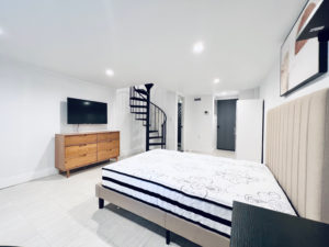Madison St – #360 Private bathroom + rooftop