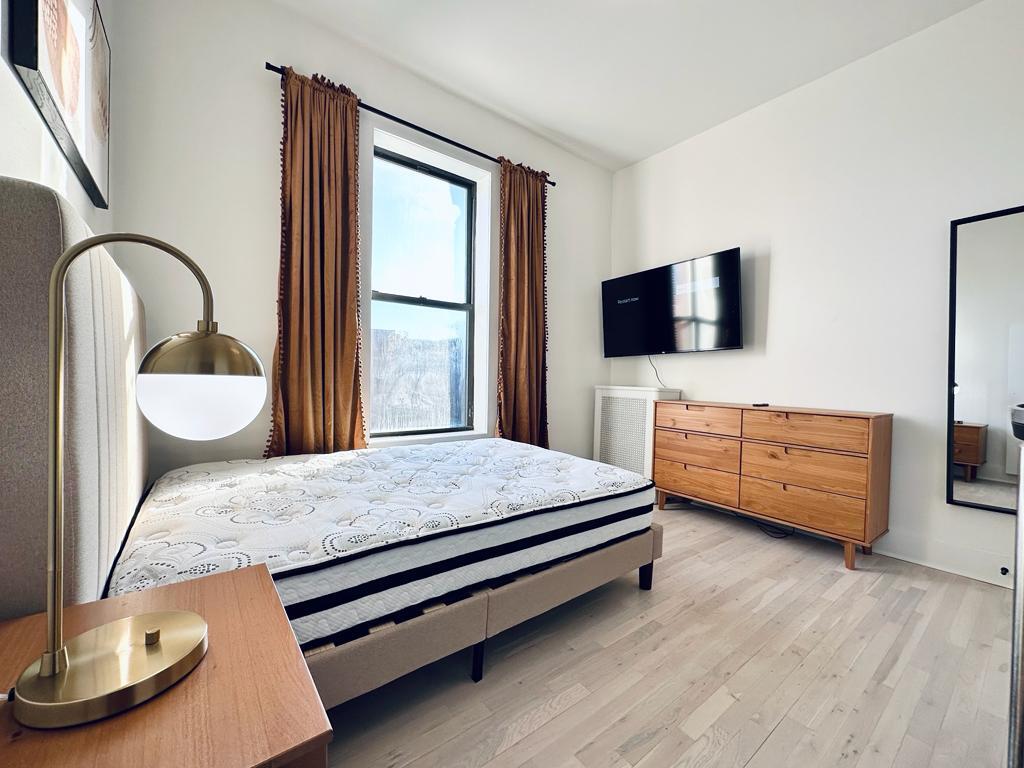 1223-bedford-ave-room430-bed3