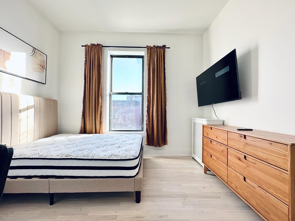 1223-bedford-ave-room430-bed7