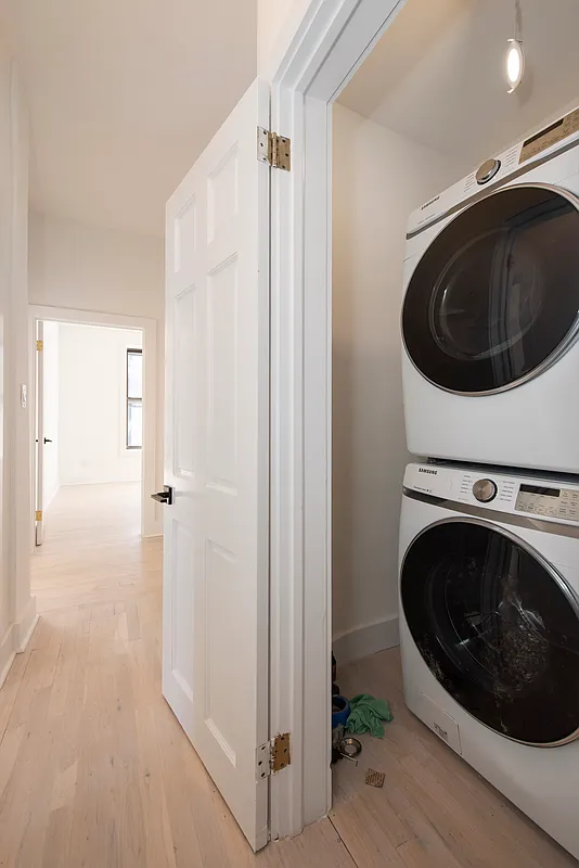 1223-bedford-ave-washer-dryer