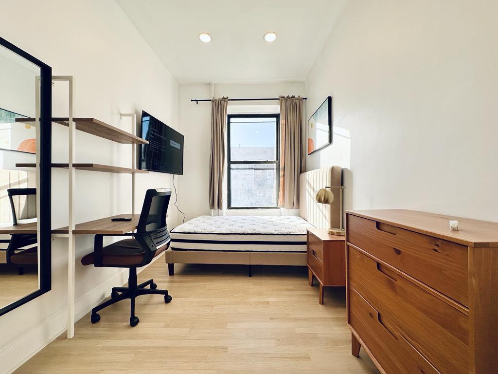 1223-Bedford-Room440-1