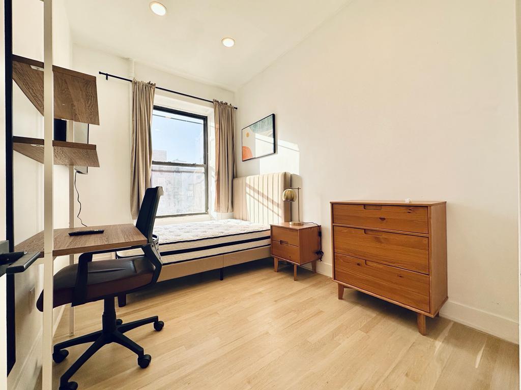 1223-Bedford-Room440-3