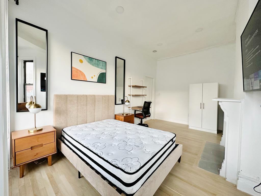 1223-Bedford-Room441-3