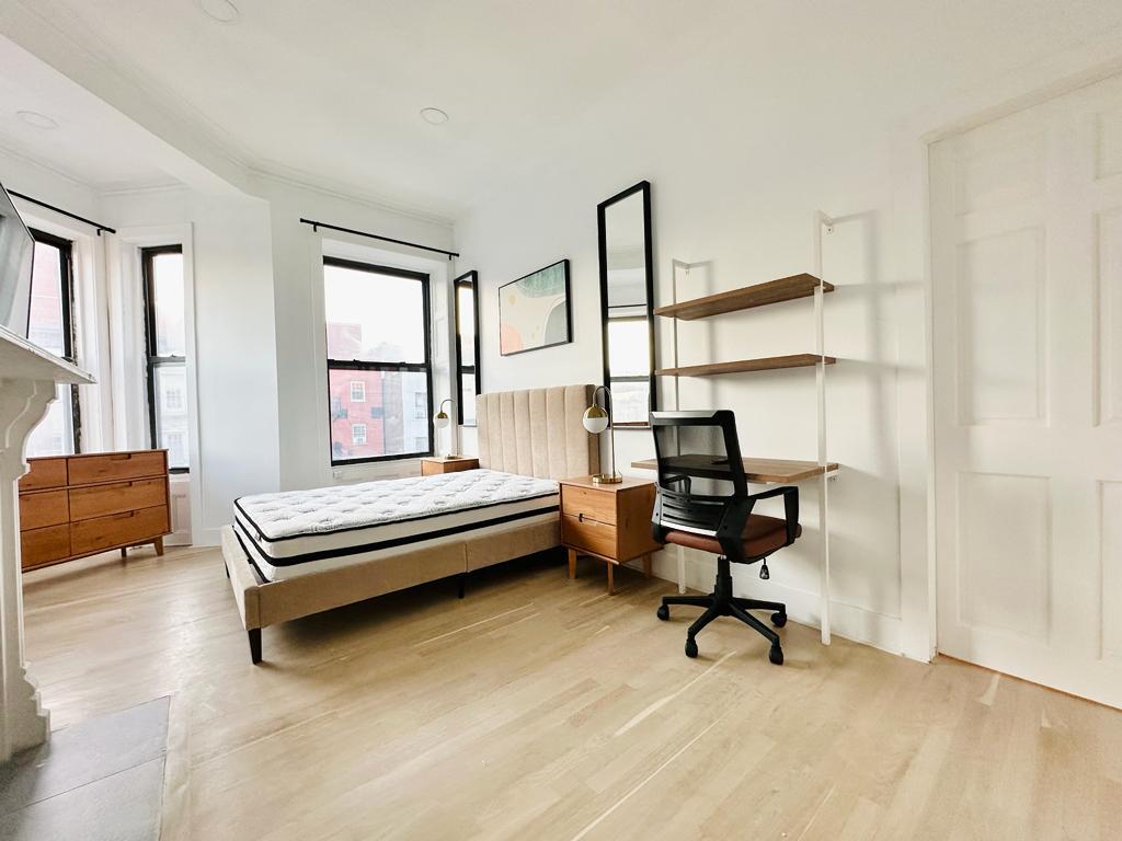 1223-Bedford-Room441-4