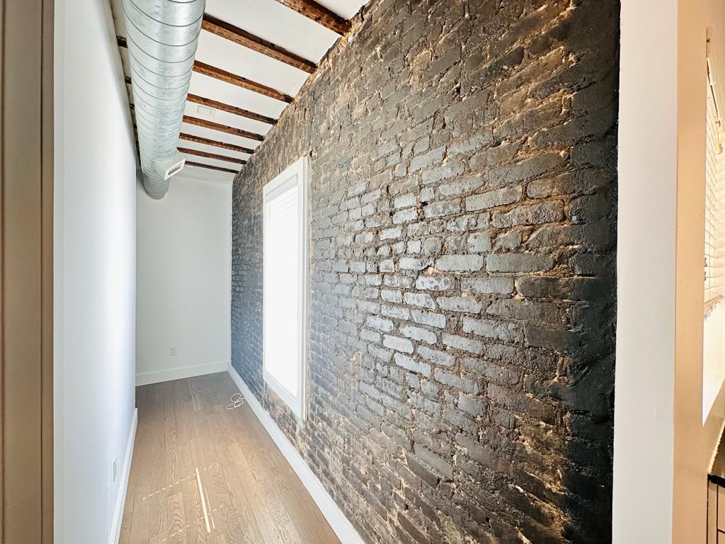 22 Granite St-Hallway