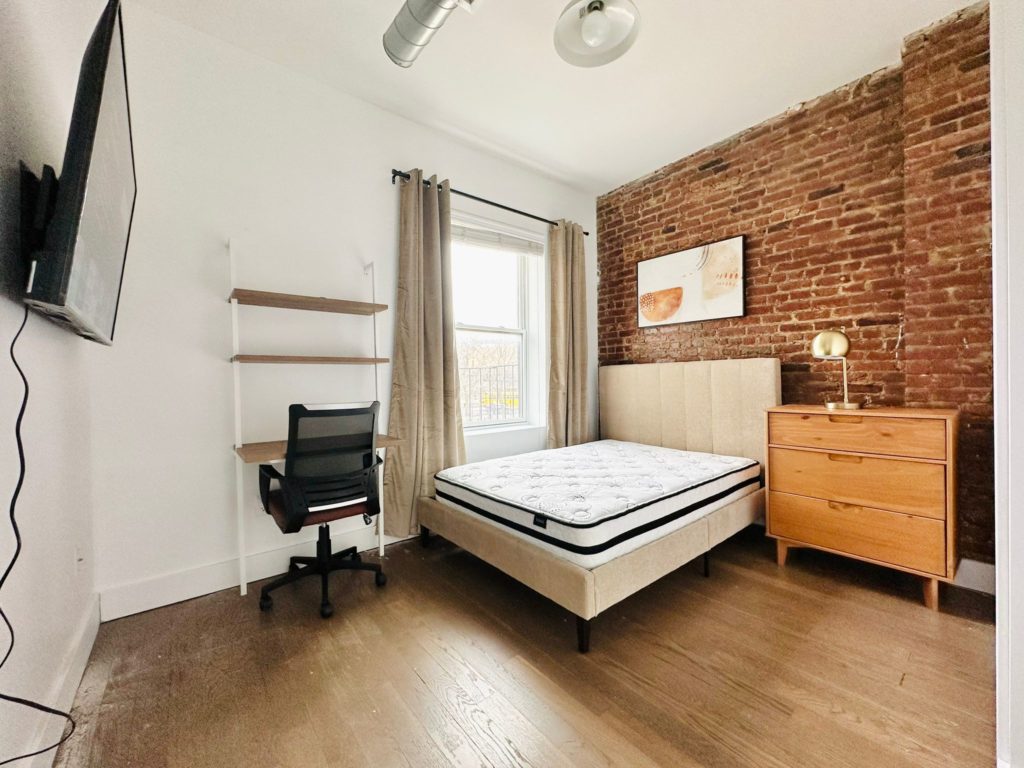 22 Granite St-Room518-1-Furnished