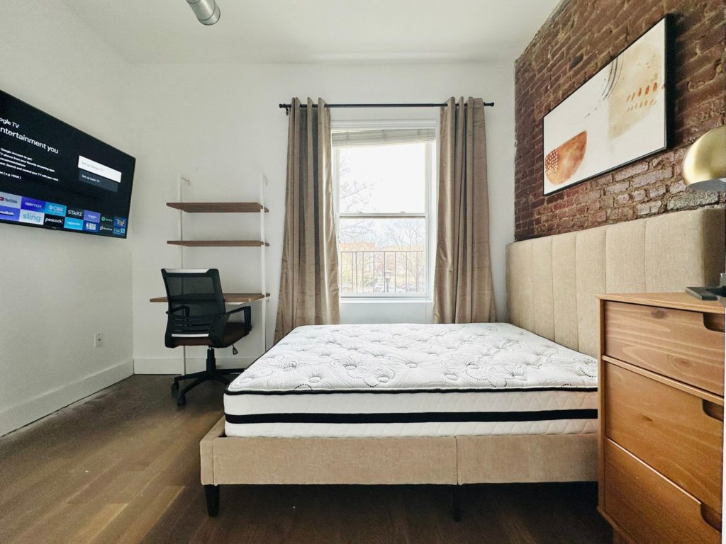 22 Granite St-Room518-2-Furnished