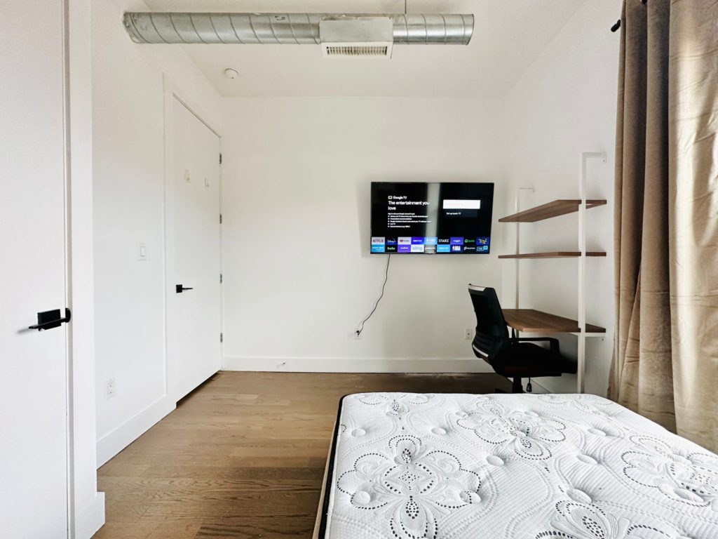 22 Granite St-Room518-3-Furnished