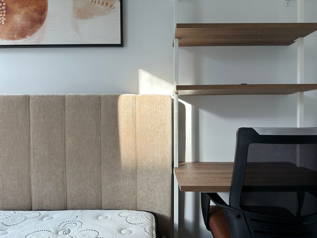 22 Granite St-Room520-3-Furnished