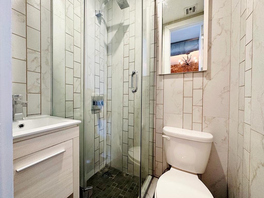 22 Granite St-bathroom