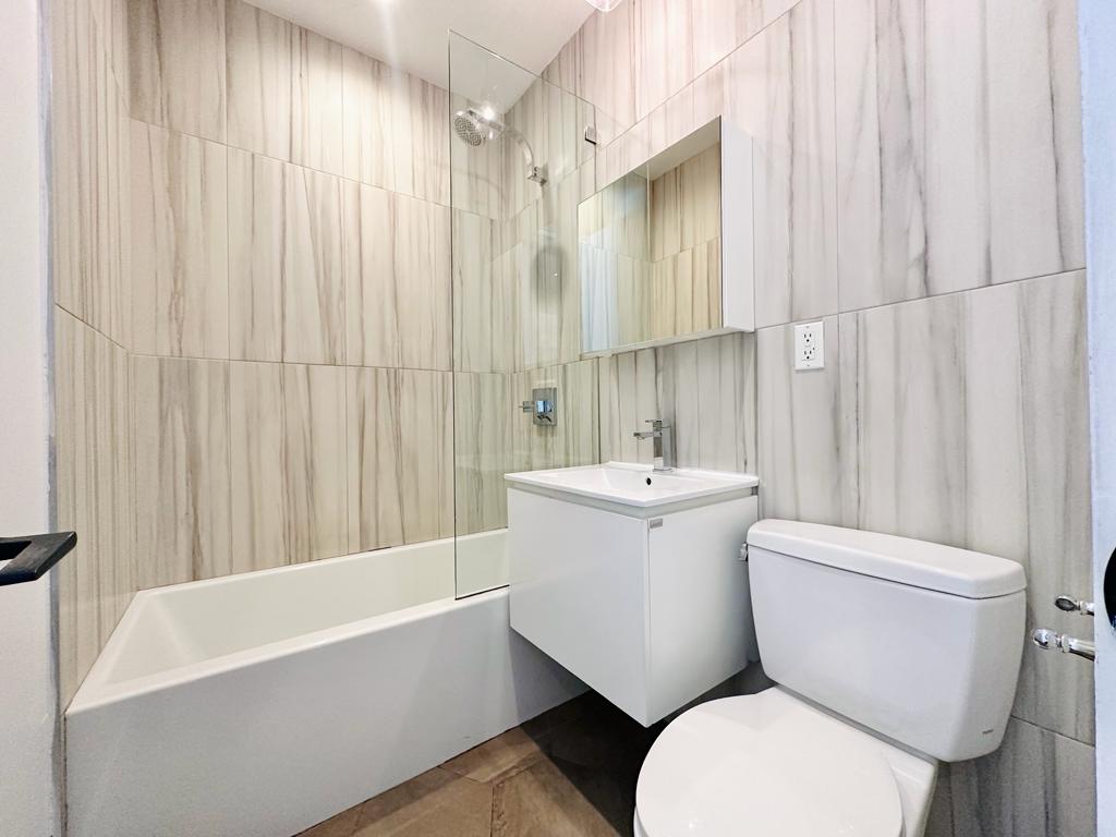 22 Granite St-bathroom2