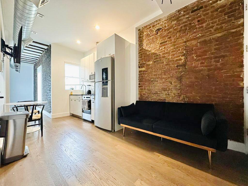 22 Granite St-livingroom-Furnished
