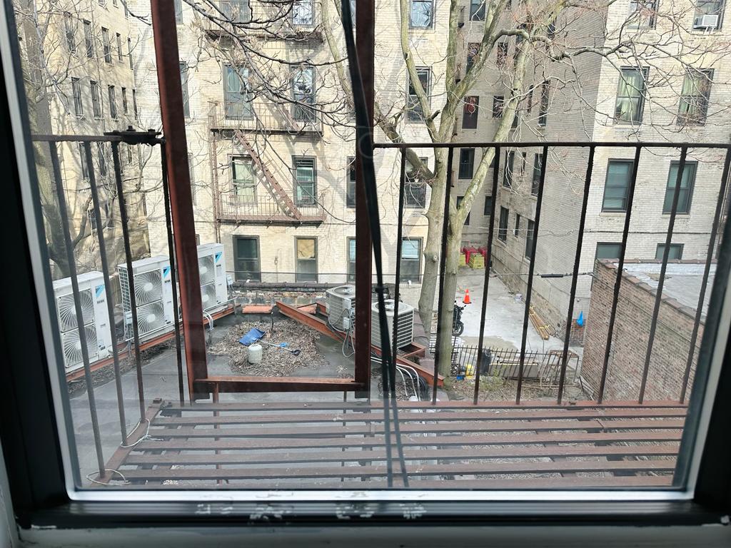311 Rogers Avenue-Room516-4-Furnished