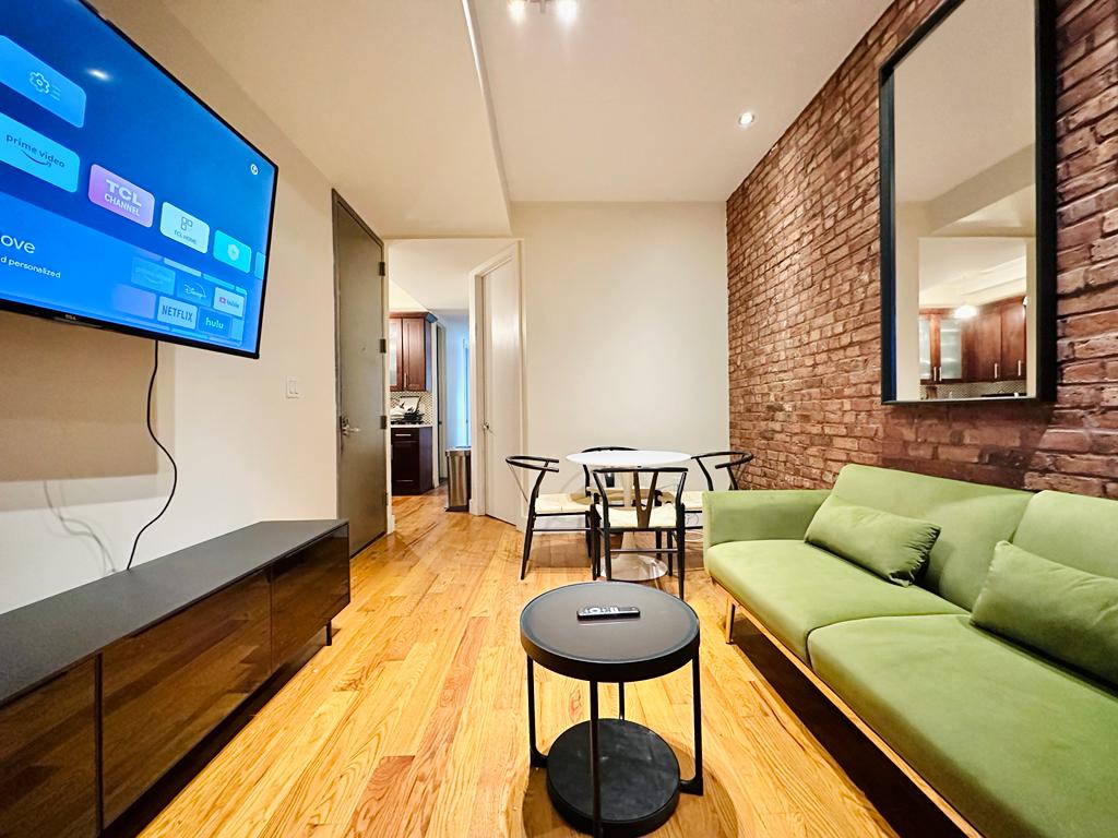 938 Lafayette-Livingroom1