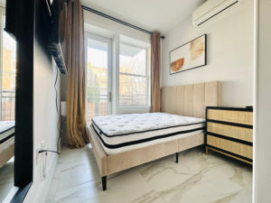 Willoughby Ave – #567 w/ Private Balcony (Luxury Building)