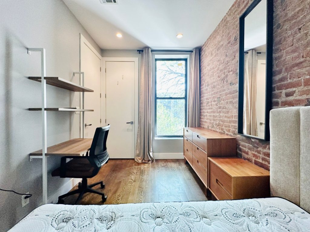 104 Rogers Ave-Room523(and527)-2furnished