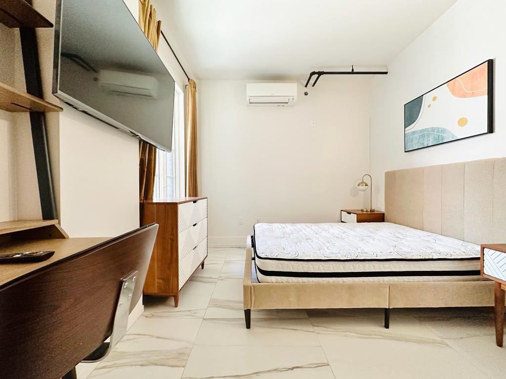 987-Willoughby-Ave-1A-Room556-3furnished