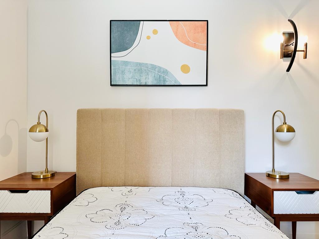 987-Willoughby-Ave-1A-Room556-6furnished