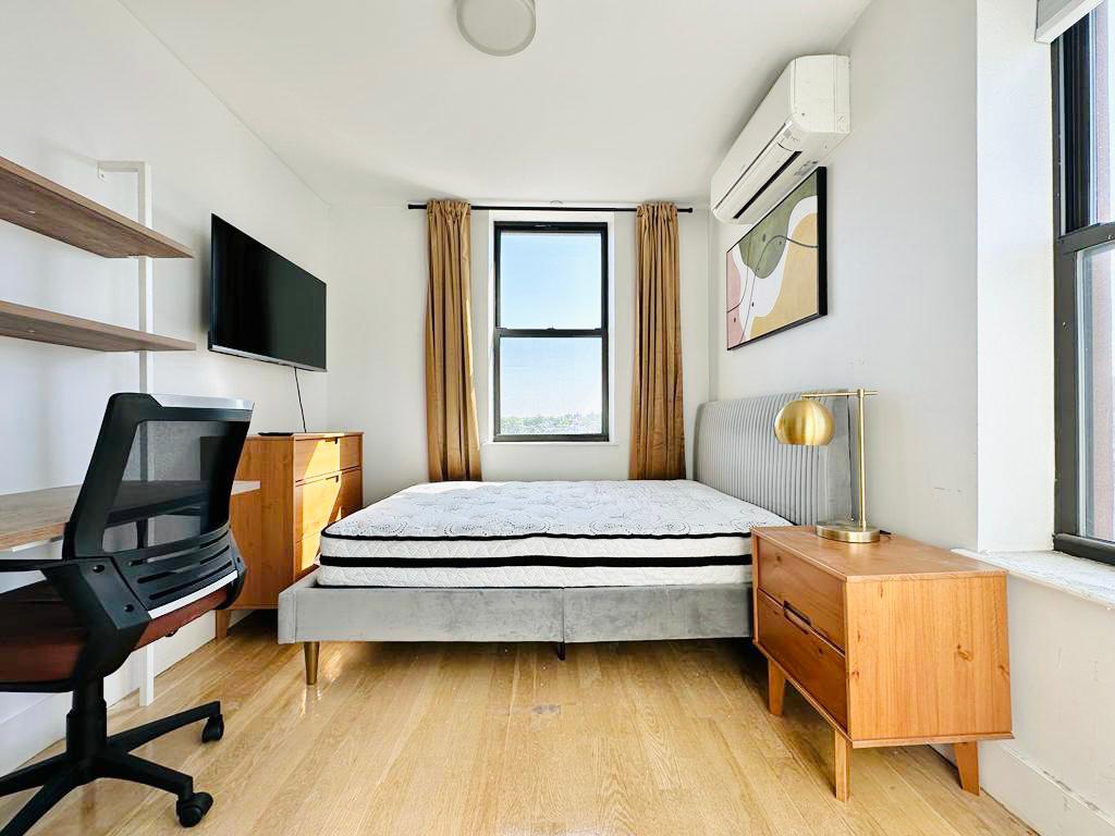 951 Madison St apt 7E-Room562-1