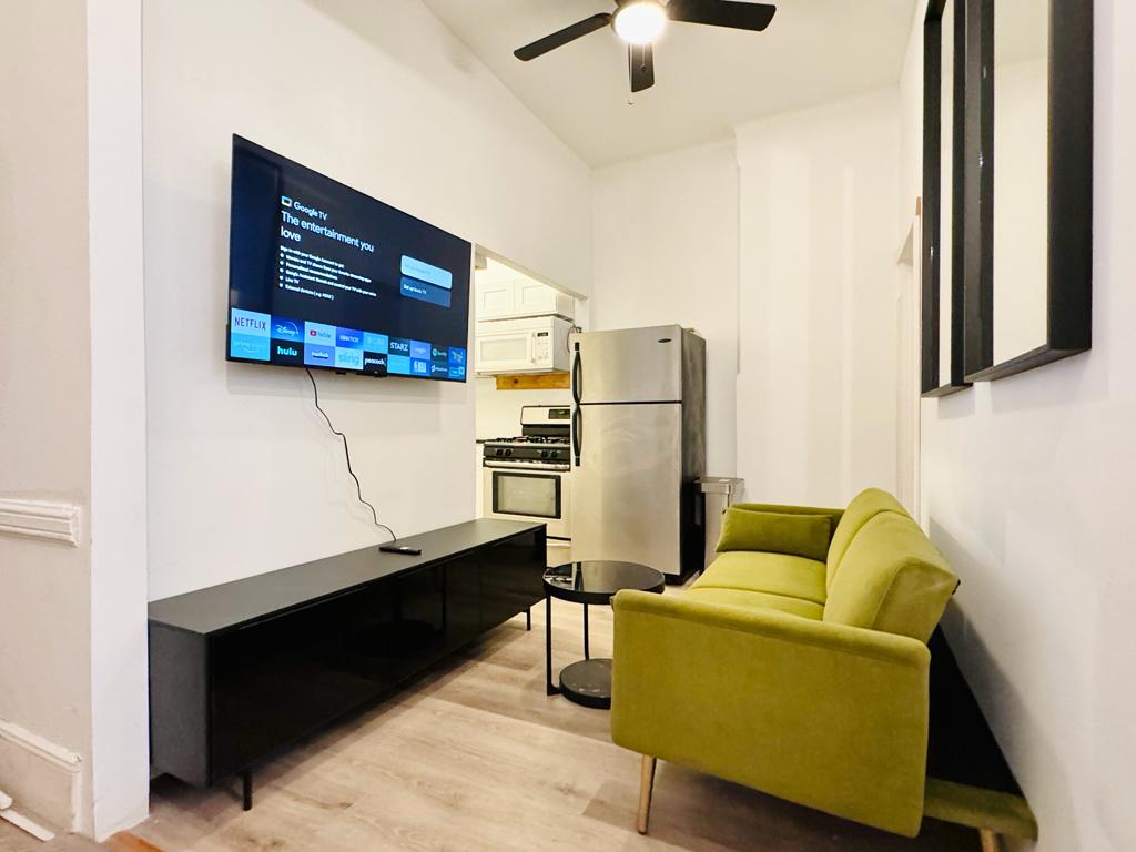 72 Van Buren#2-Livingroom-3