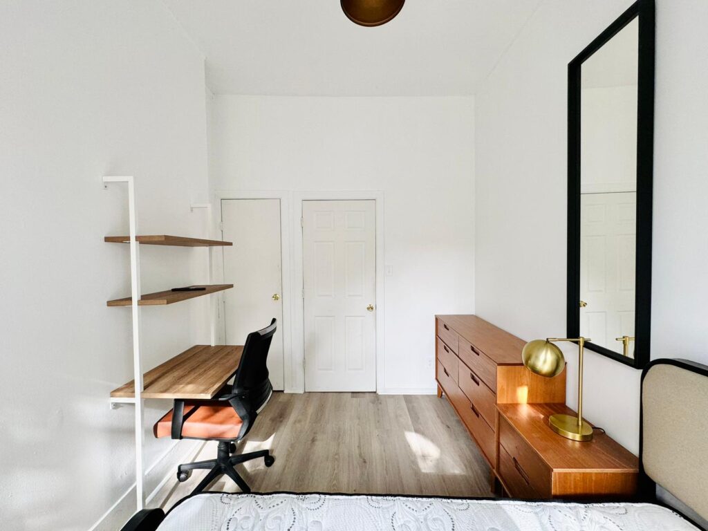 72 Van Buren#2-Room595-2
