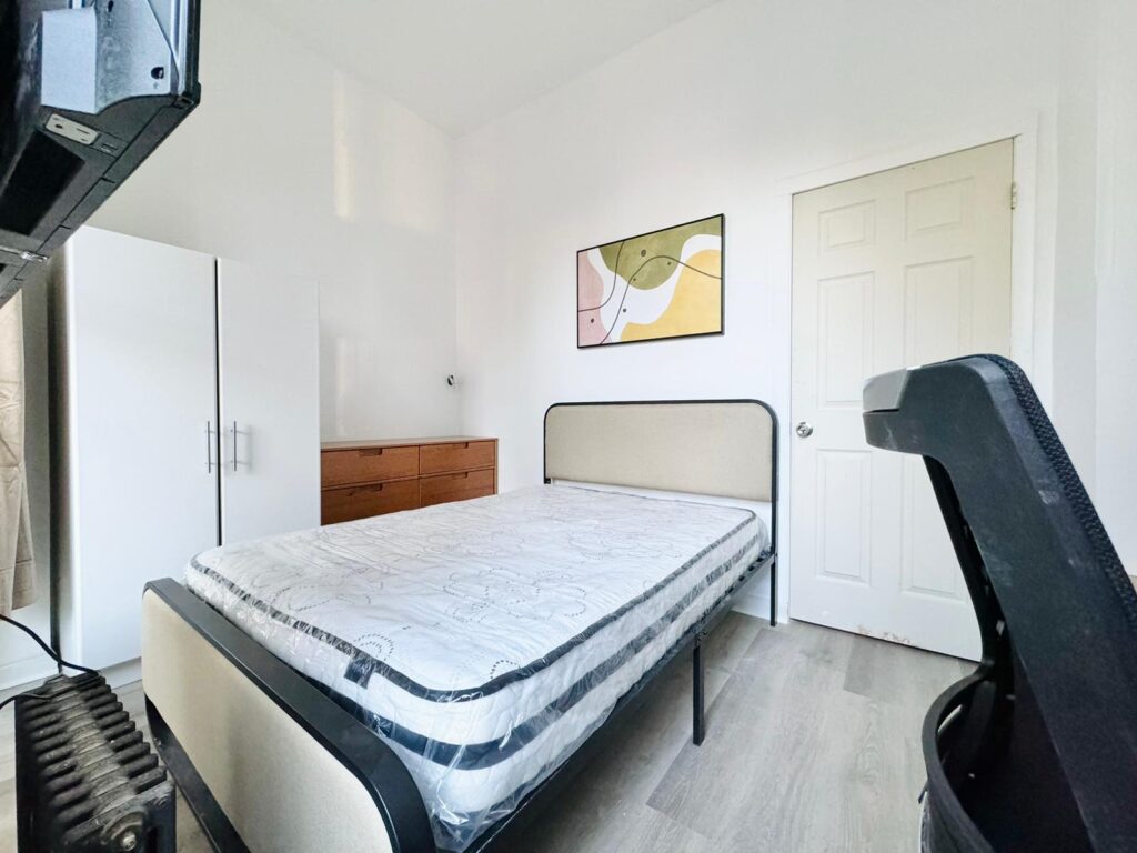 72 Van Buren#2-Room596-2