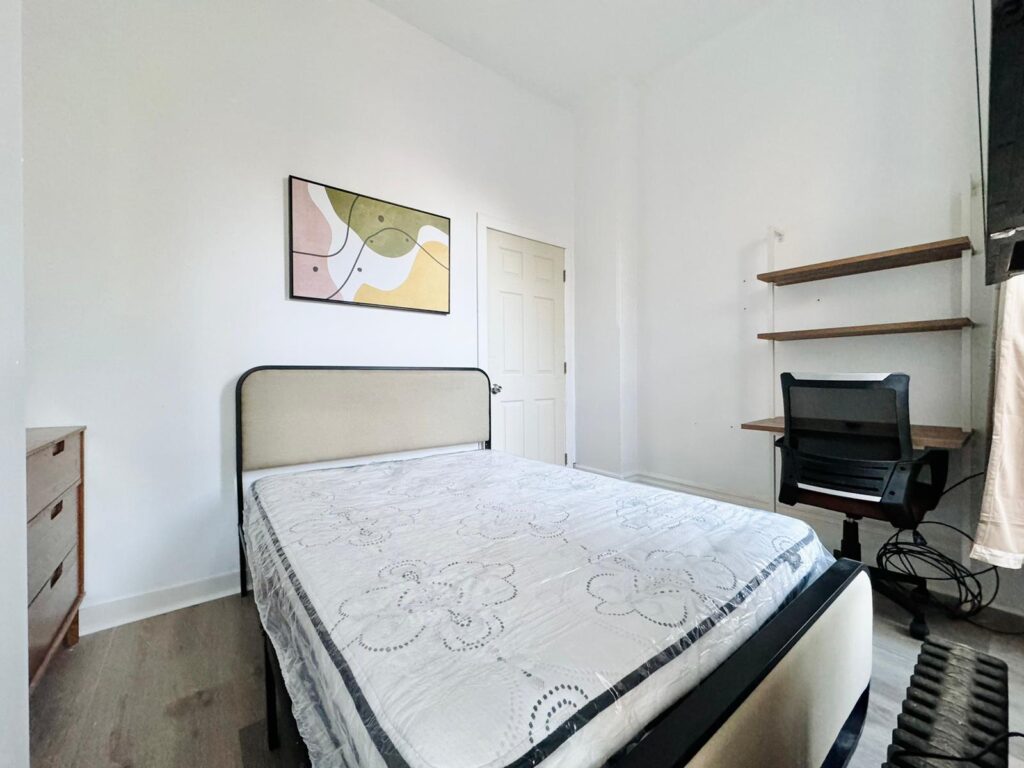 72 Van Buren#2-Room596-3