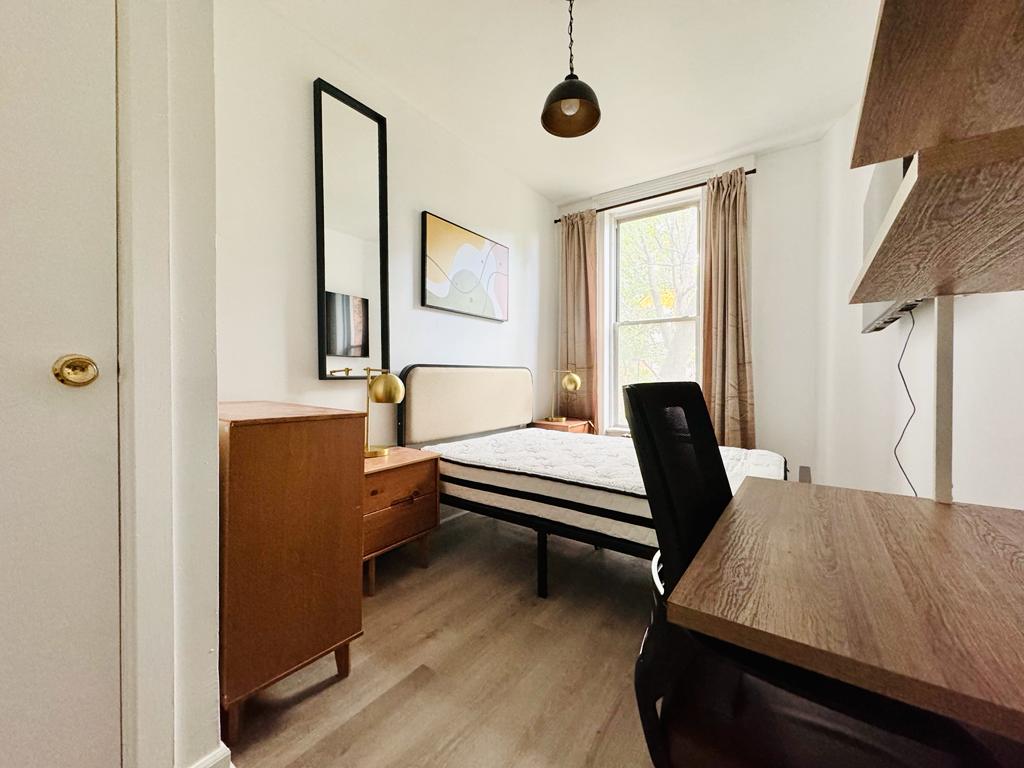 72 Van Buren#2-Room597-Furnished2