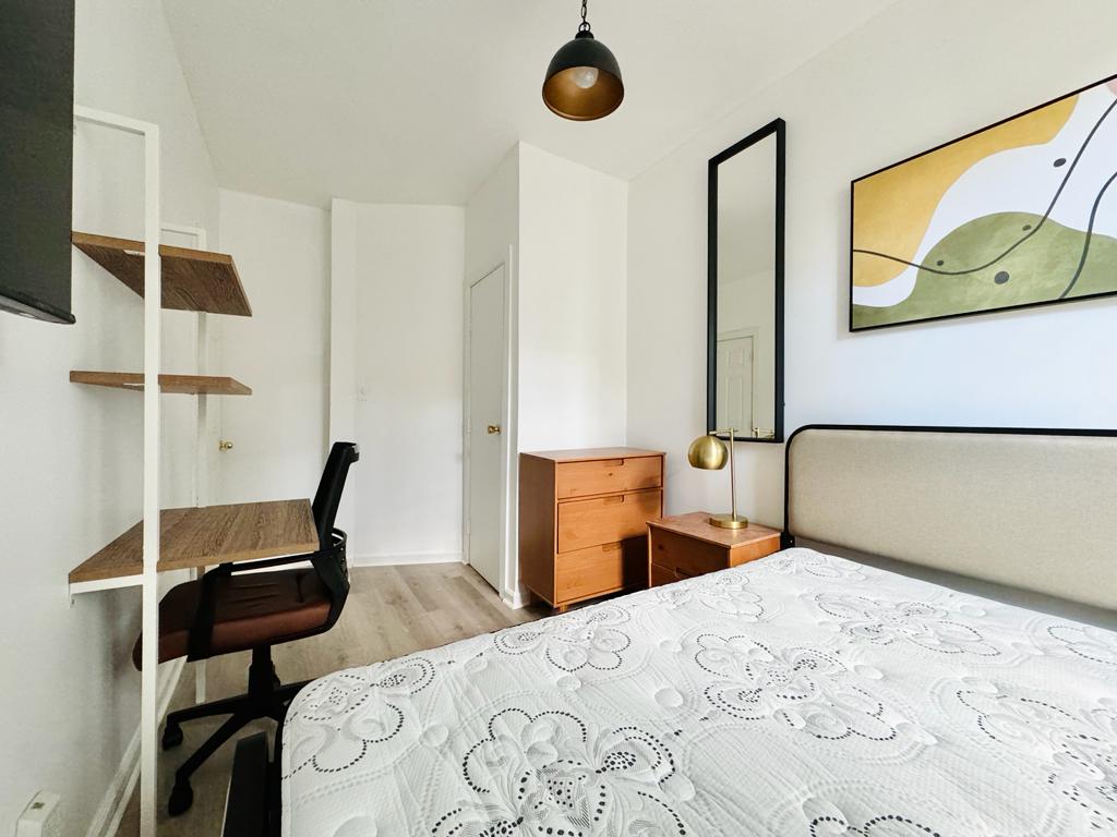 72 Van Buren#2-Room597-Furnished3