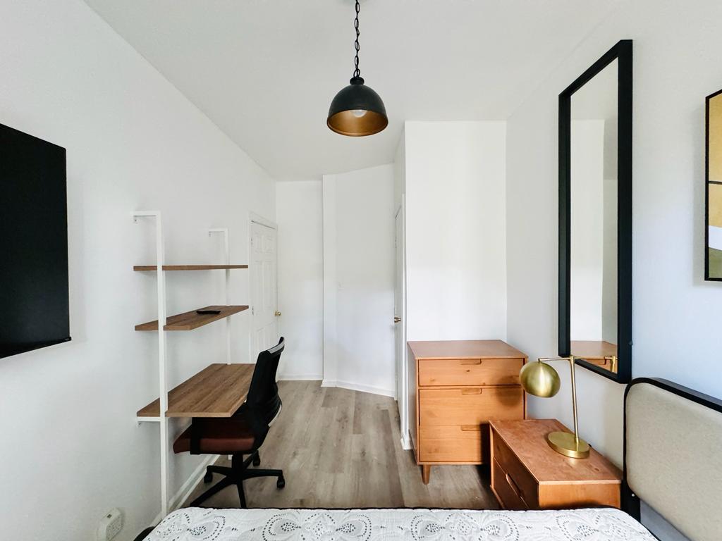 72 Van Buren#2-Room597-Furnished4