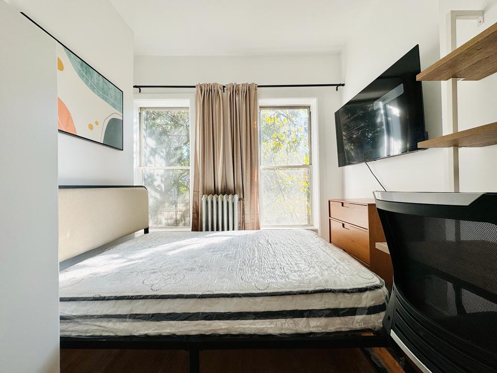 72 Van Buren#2-Room599-temp-2