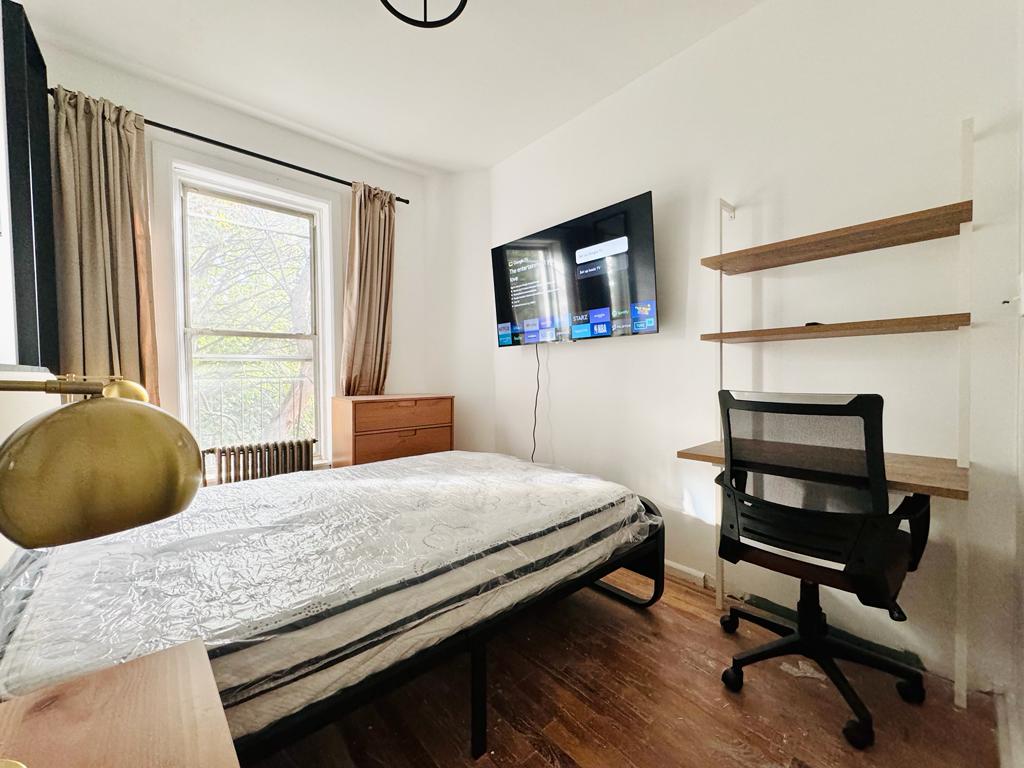 72 Van Buren#2-Room601-2