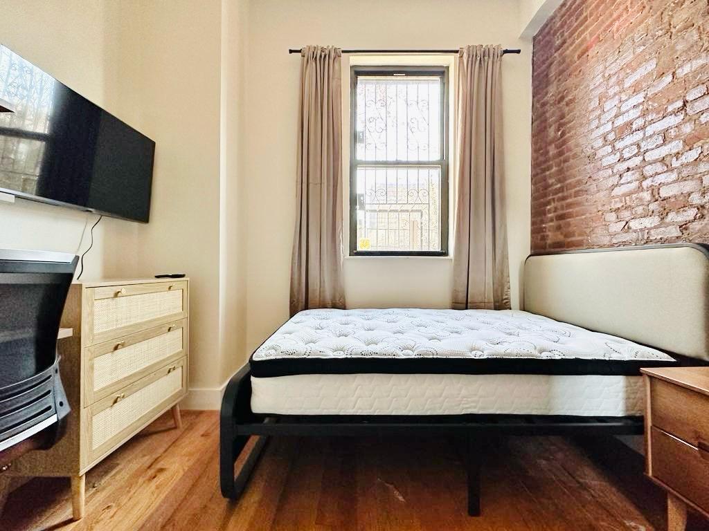 195 Menahan St-Room640-2