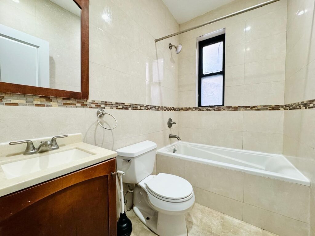 1131 president st apt 1B-bathroom