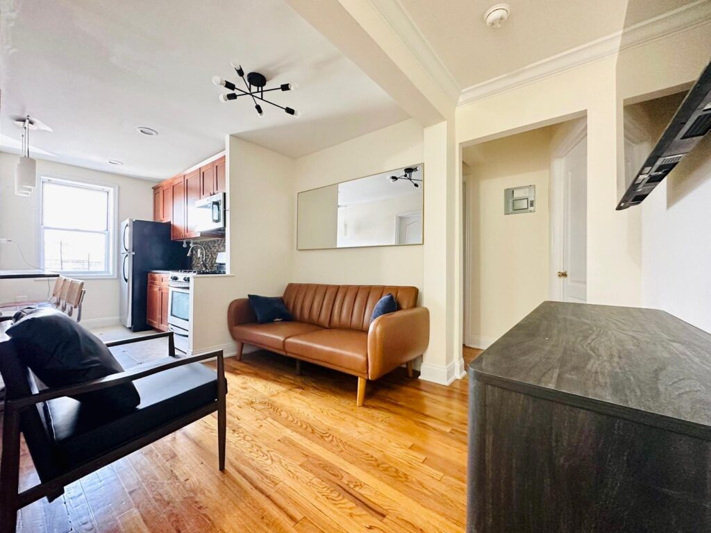665 Brooklyn Ave #2 -LivingRoom