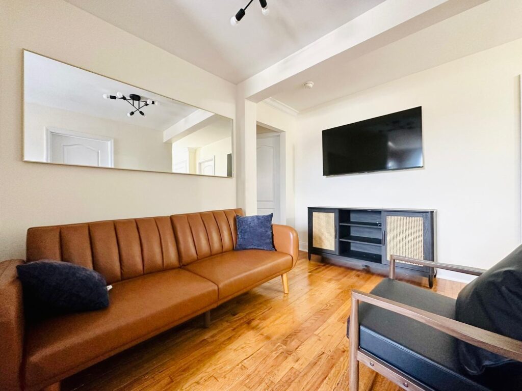 665 Brooklyn Ave #2 -LivingRoom2