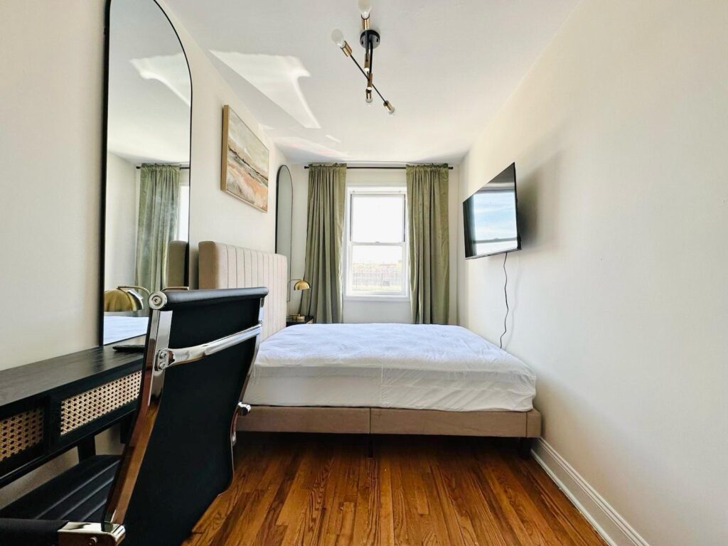 665 Brooklyn Ave #2 – Room28-2