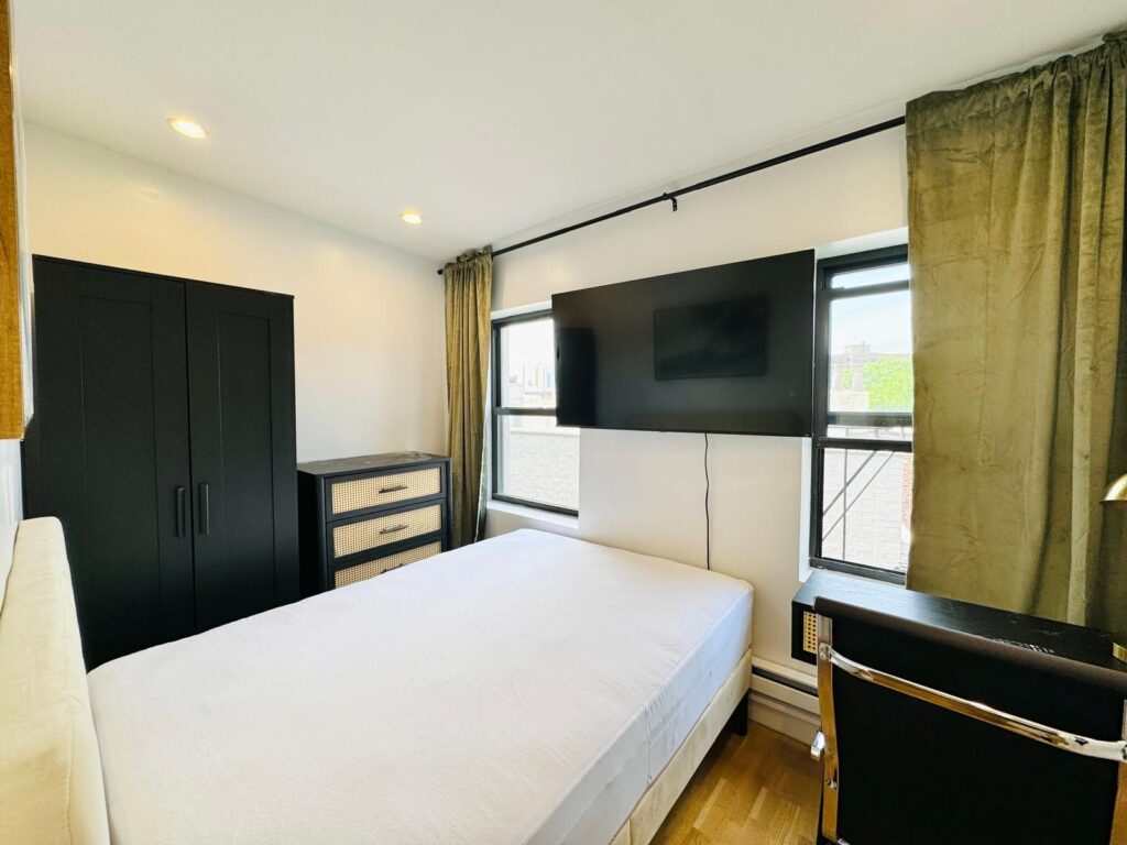 251 Dekalb Ave, 3R-Room683-1