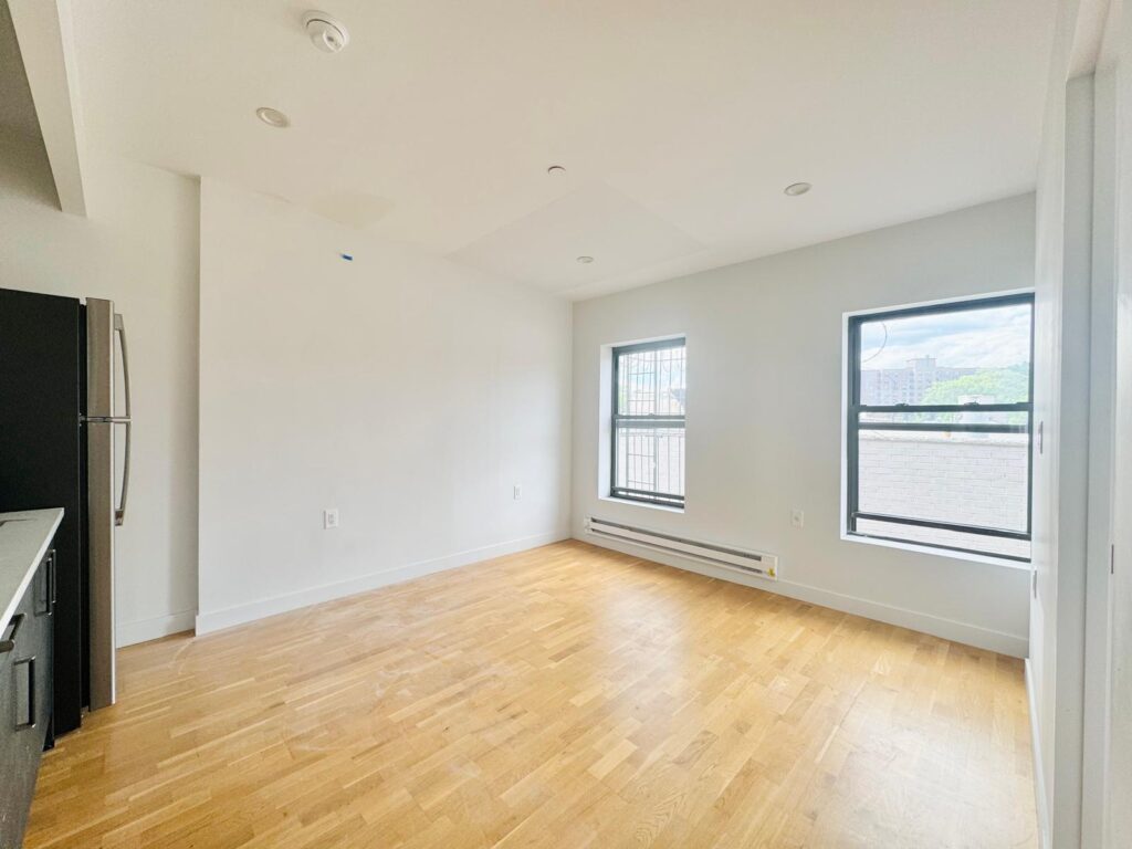 251 Dekalb Ave, #4-Livingroom1