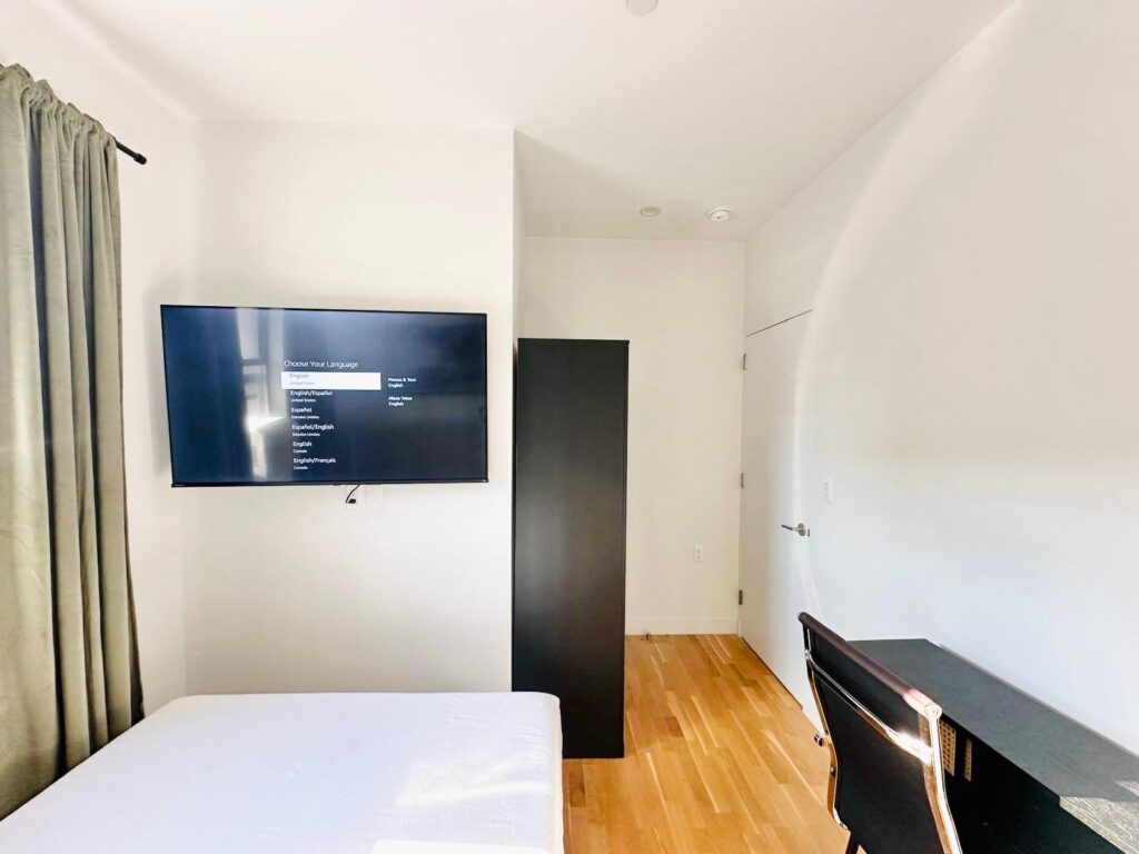 251 Dekalb Ave, 1 – Room 714-4