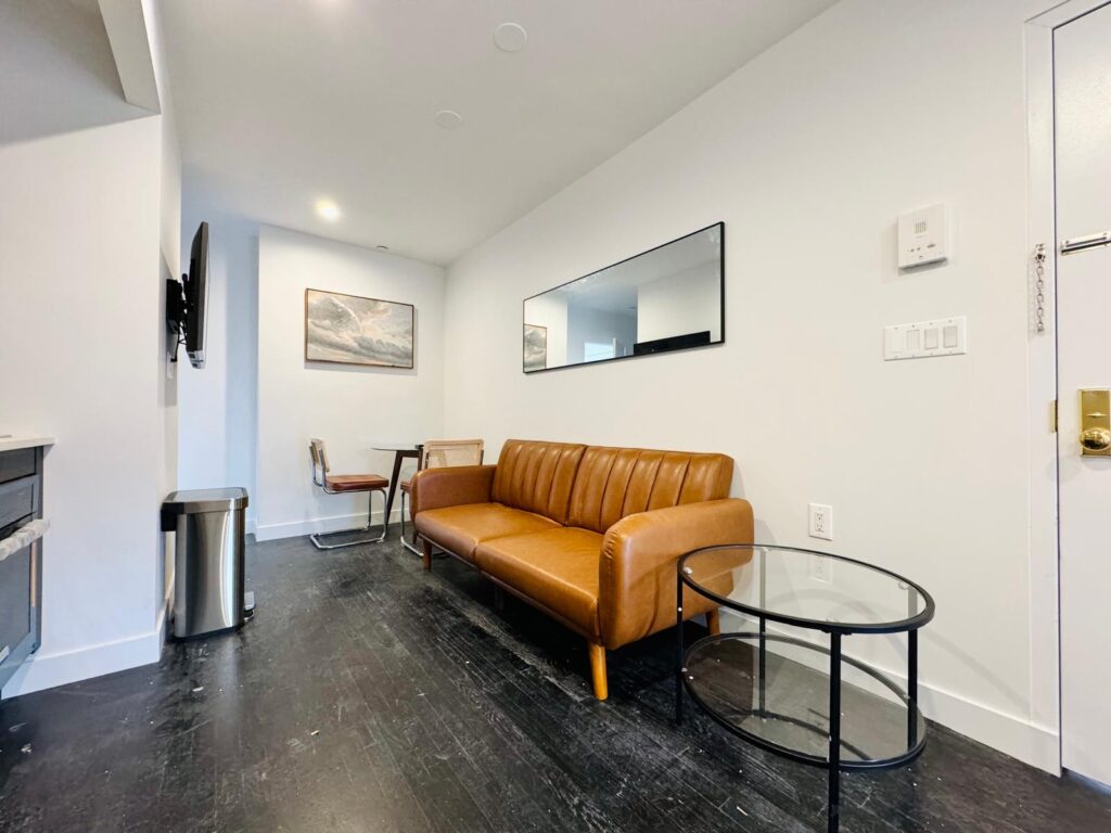 287 Vanderbilt Ave-Livingroom1