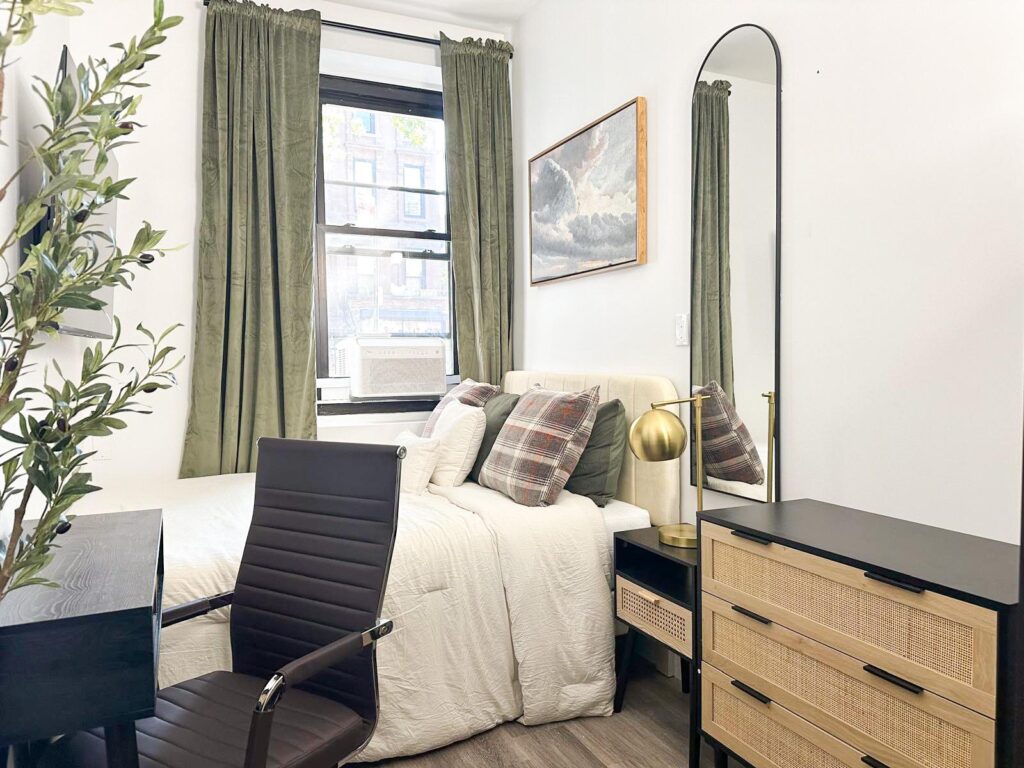 253 Dekalb 1Fl-Room692-3