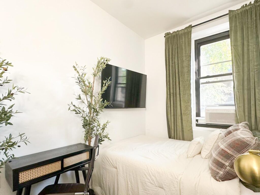 253 Dekalb 1Fl-Room692-5