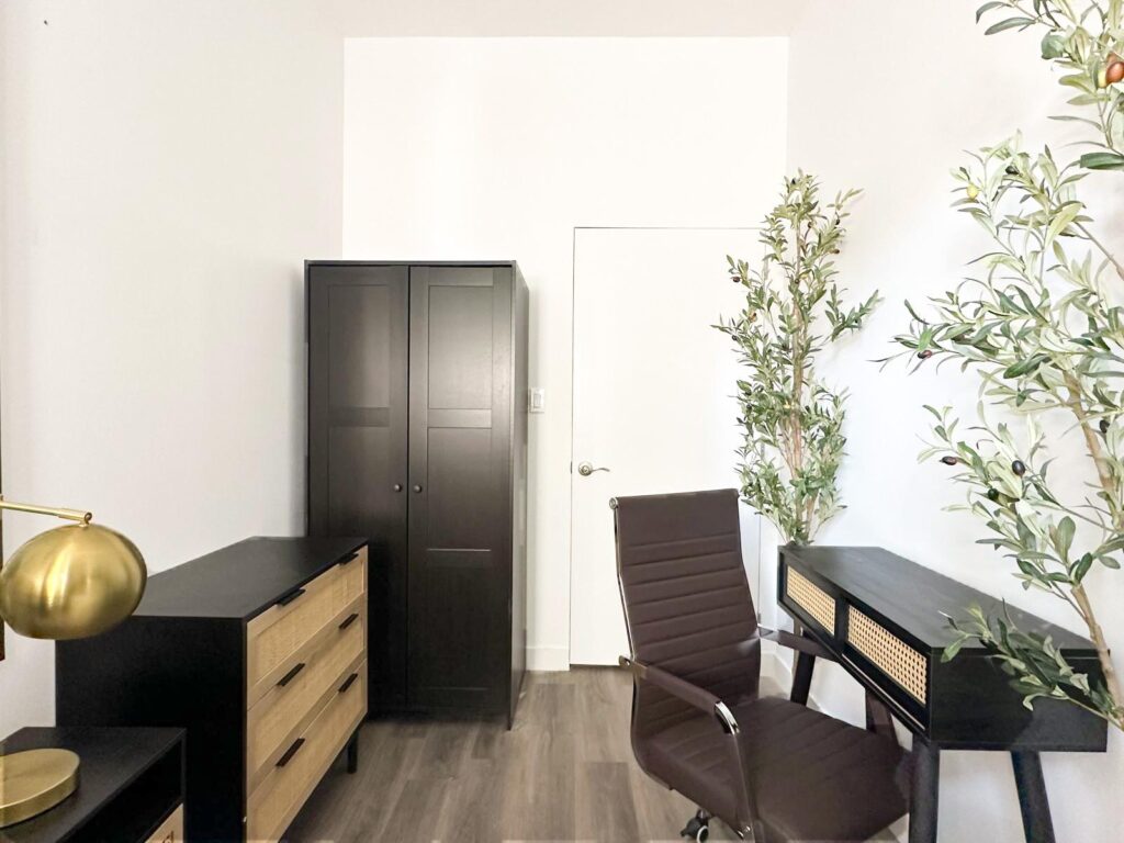 253 Dekalb 1Fl-Room692-7