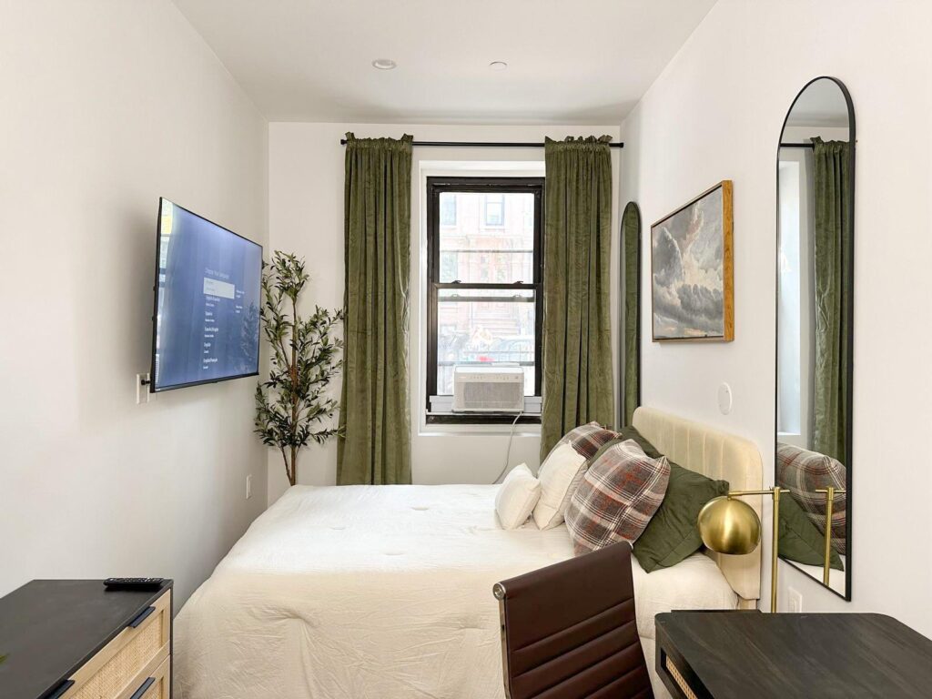 253 Dekalb 1Fl-Room694-1
