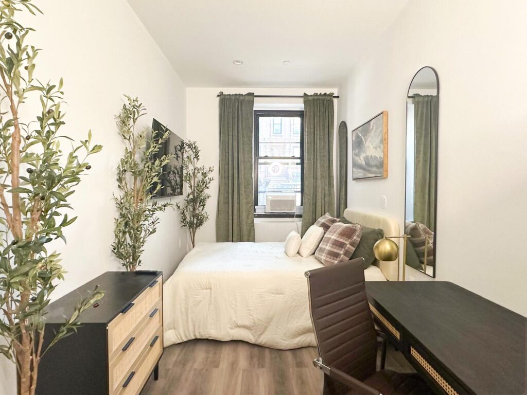 253 Dekalb 1Fl-Room694-2